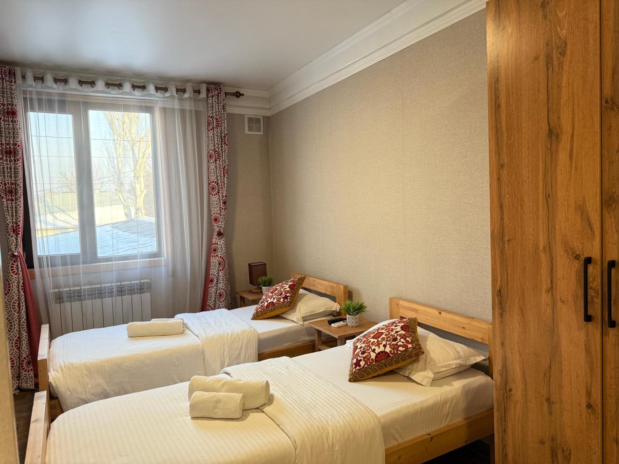 Salamat Hotel Bishkek Exterior photo