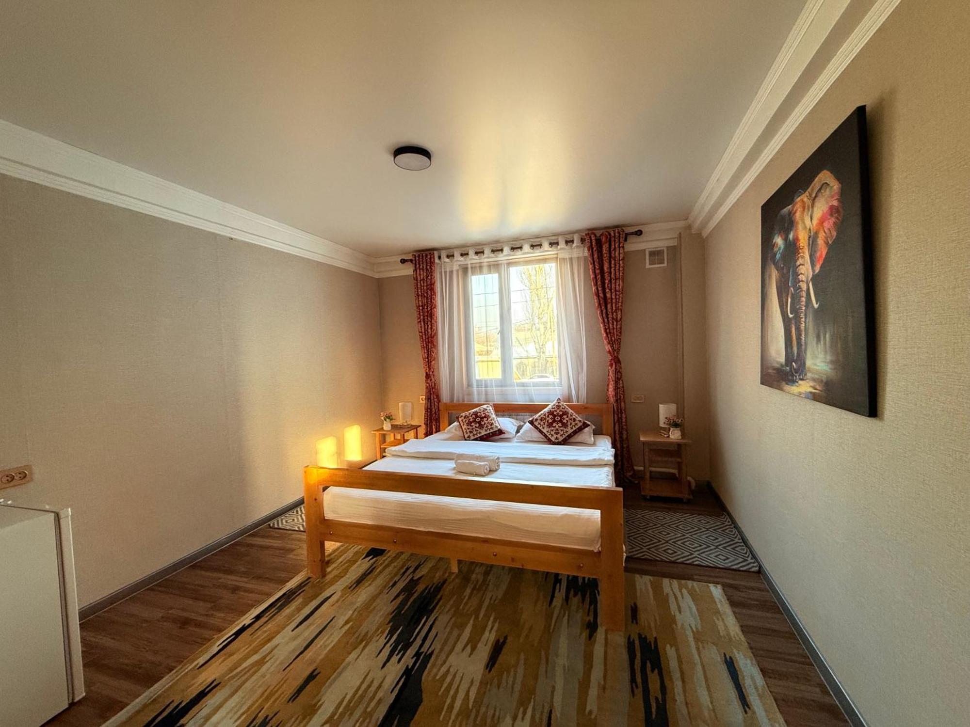 Salamat Hotel Bishkek Exterior photo